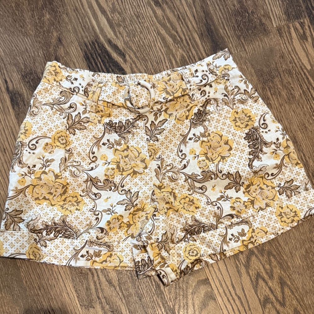 ✅ Floral Belted High-Rise Women’s Shorts in Yellow and Brown